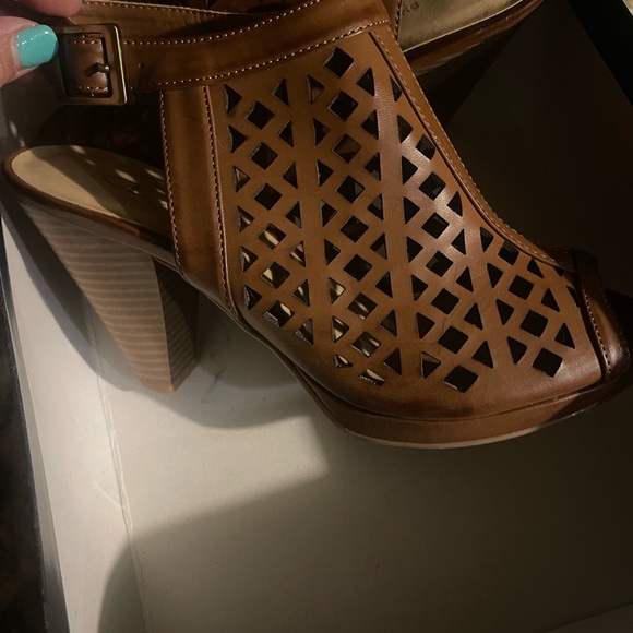 Elegant Tan Cutout Peep-Toe Heels - Picture 2 of 4